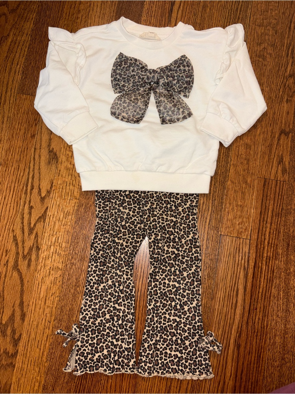 Jessica Simpson White Sweatshirt & Leopard Print Flare Leggings Set 2T